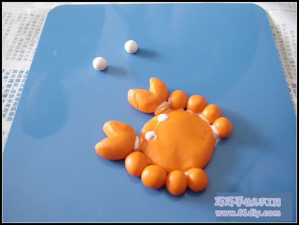 Plasticine making small crab illustration