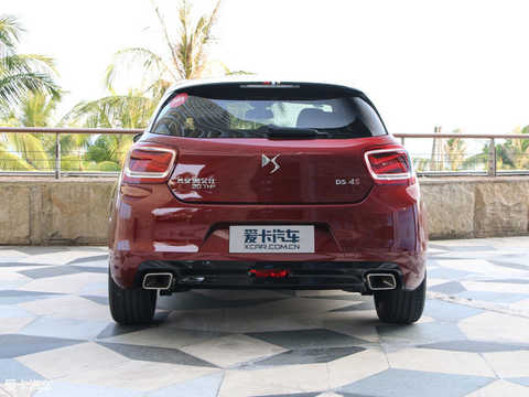 In terms of appearance, the new DS 4S is basically the same as the current model, with only minor differences. The biggest change is the addition of the Performance Line version, making the new car look more dynamic and stylish. The details are mainly reflected in the appearance of the exclusive logo, and the use of more sporty black rims. In addition, the new car is equipped with a new LED headlight group.