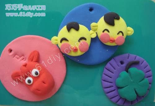 Children's color clay works