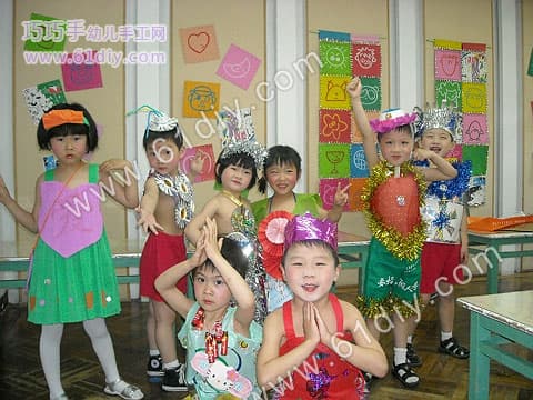 Kindergarten children's fashion show