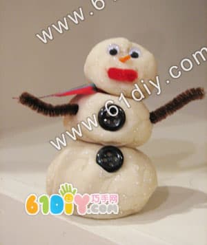 Color mud making snowman