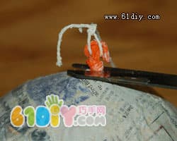 Balloon making pumpkin lantern