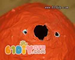 Balloon making pumpkin lantern