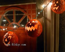 Balloon making pumpkin lantern