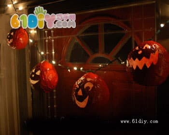 Balloon making pumpkin lantern