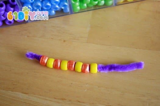 Beaded caterpillar making