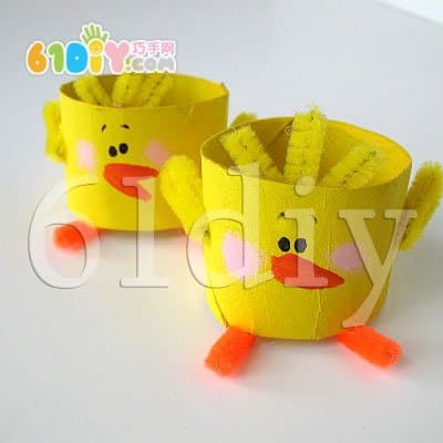 Roll paper core small yellow chicken making