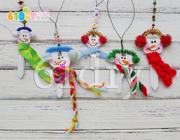 Abandoned key making snowman ornaments