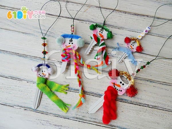 Abandoned key making snowman ornaments