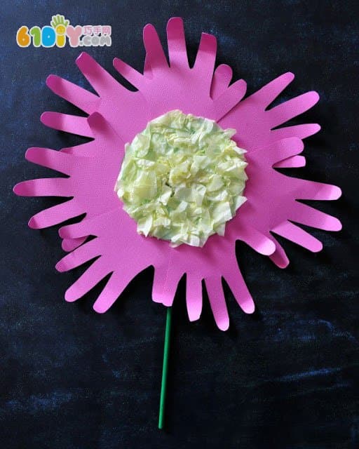 Teach children to make handmade flowers for Women's Day