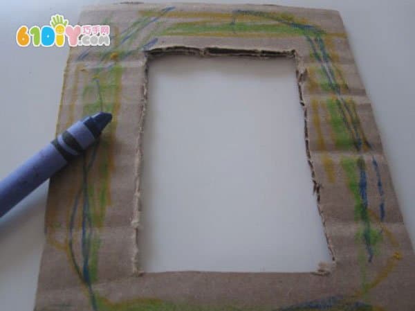 DIY waste cardboard shell photo frame