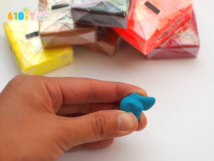 Children's DIY making beautiful space necklace