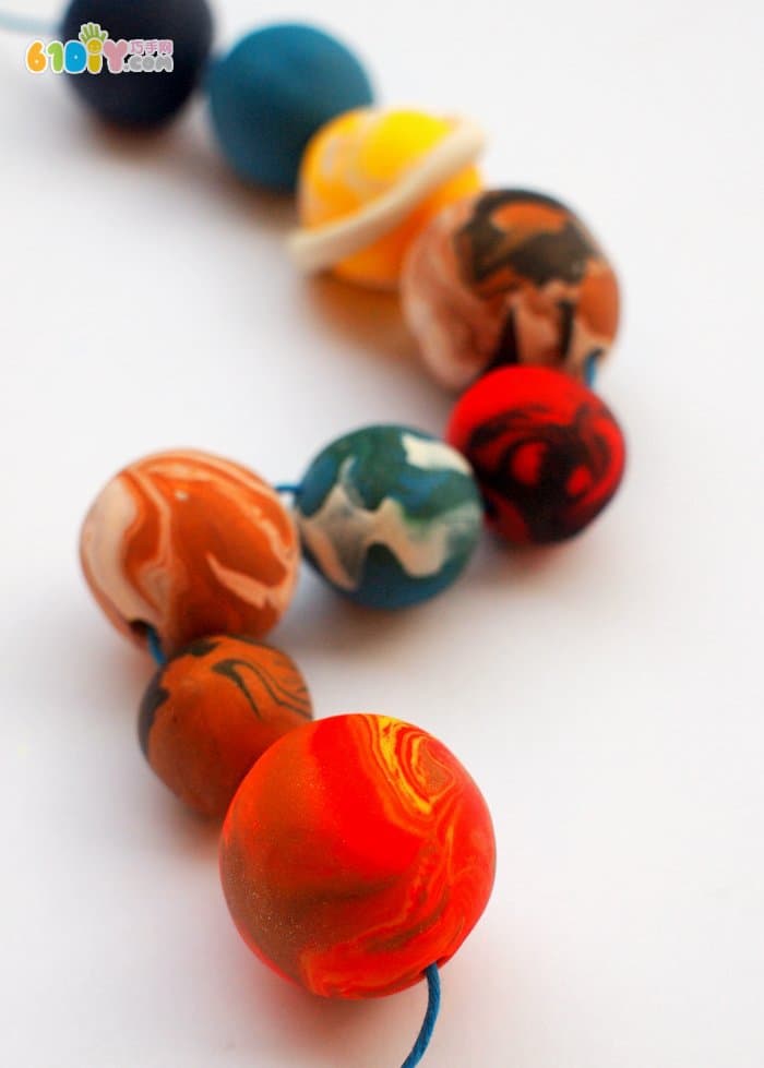 Children's DIY making beautiful space necklace