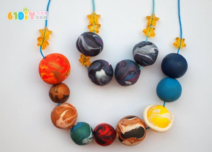 Children's DIY making beautiful space necklace