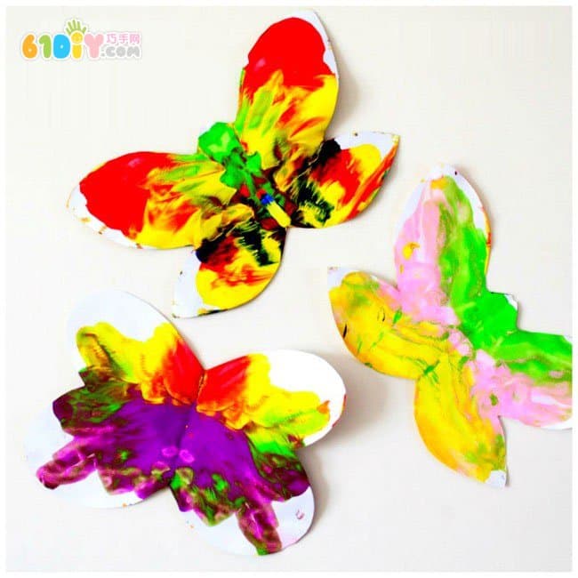 Children simply make beautiful symmetrical butterflies