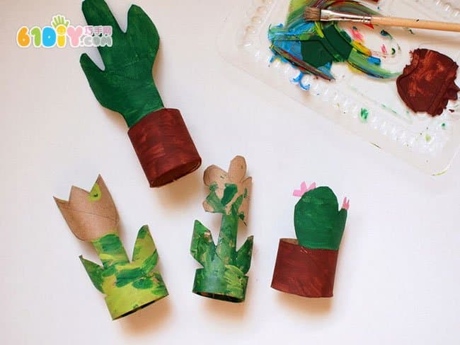 Roll of paper tube creatively made tulip flowers and cactus