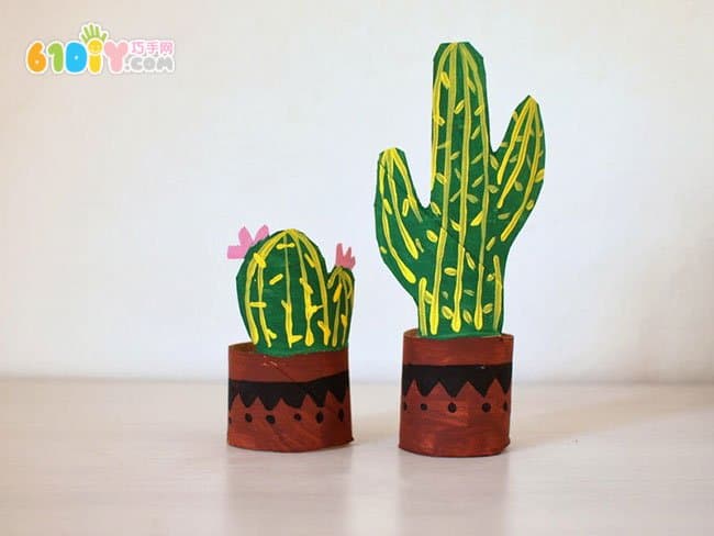 Roll of paper tube creatively made tulip flowers and cactus