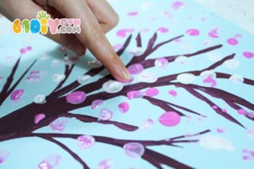 Children's drawing tutorial Fingerprint painting peach tree