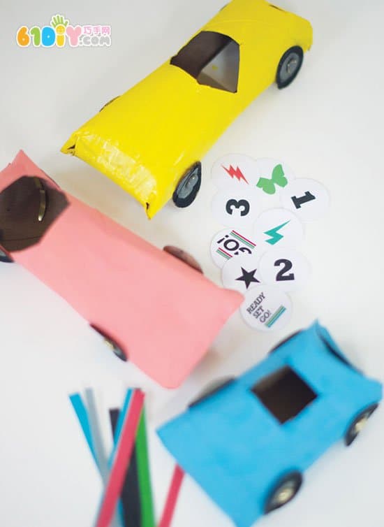 Children's handmade roll paper car racing