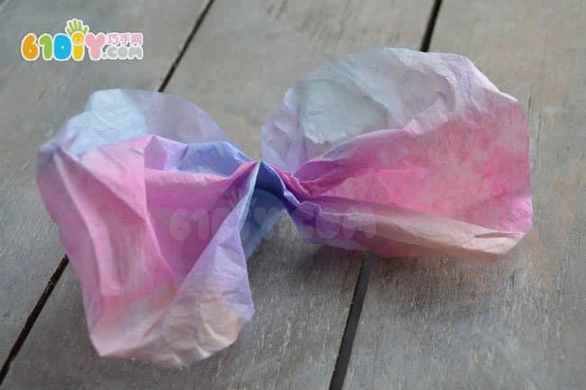 Coffee filter paper and wooden clip DIY making butterfly