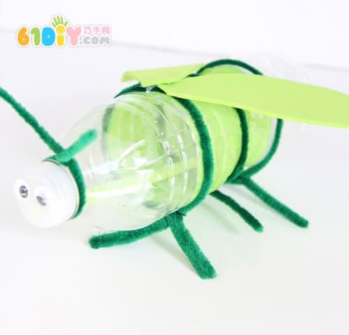 Plastic bottle into toy making firefly lantern