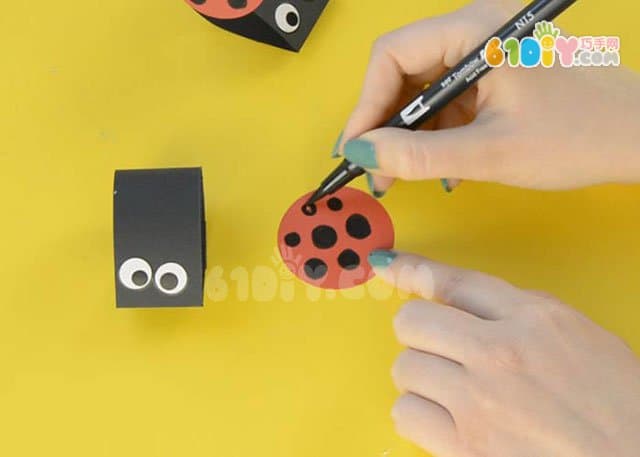 Jam paper DIY making three-dimensional little ladybug