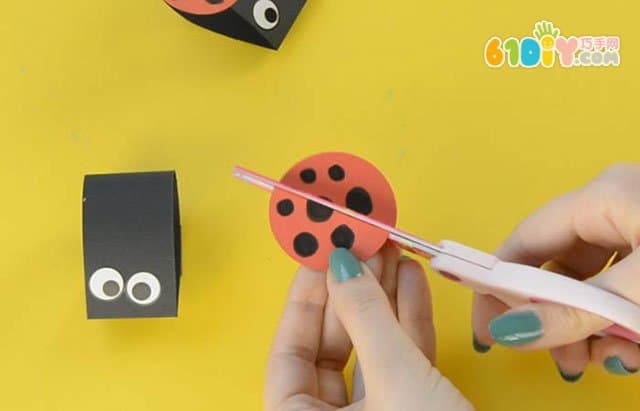 Jam paper DIY making three-dimensional little ladybug