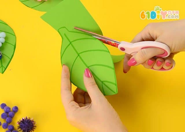 Caterpillars on young children's DIY leaves