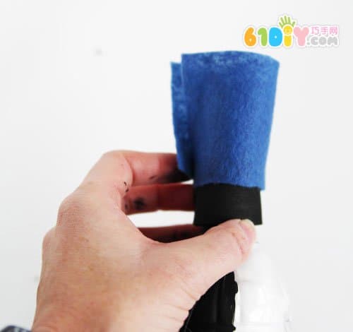 Mineral water bottle waste using DIY penguins