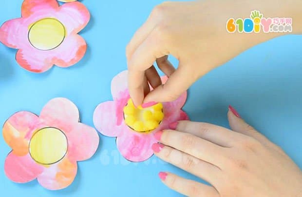 Children's handmade mother's day plush ball flowers (with template)