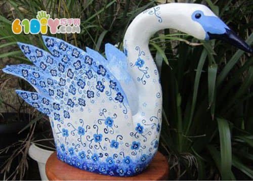 Waste use, laundry tank, making swan