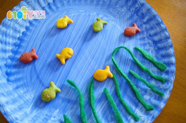 Children's paper tray craft underwater world