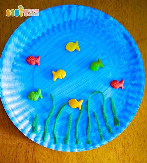 Children's paper tray craft underwater world