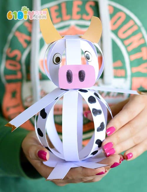 Paper ball changes, three-dimensional cows are handmade