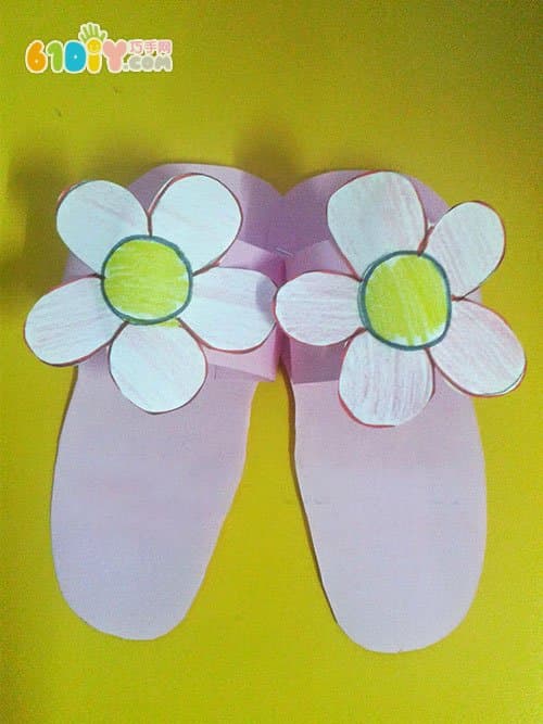 Handmade works of various slippers made by children