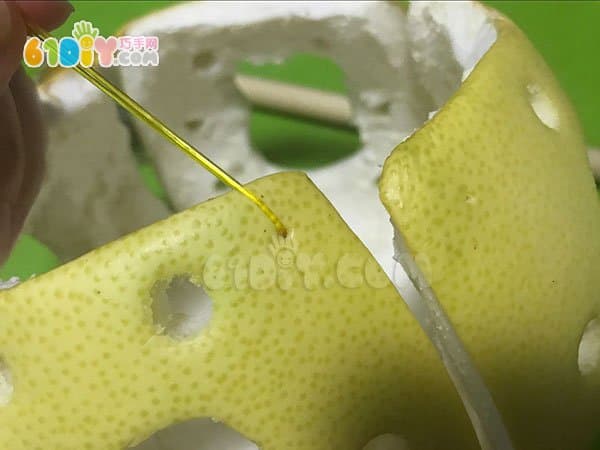 61DIY teaches you to make Mid-Autumn Festival rabbit lights with grapefruit skin