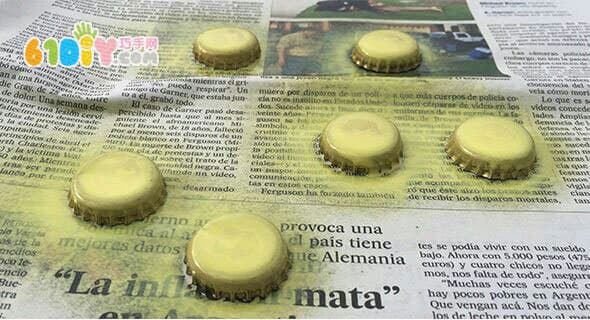 Beer bottle cap DIY making cute expressions refrigerator stickers