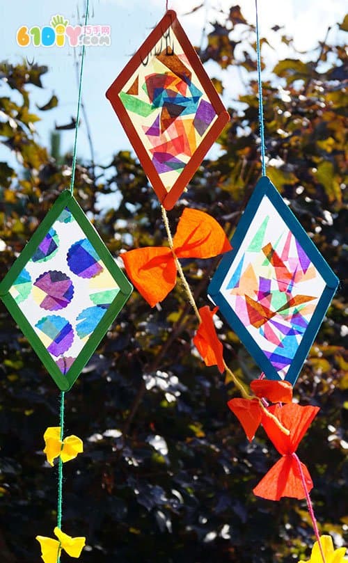 Children make beautiful ice cream sticks