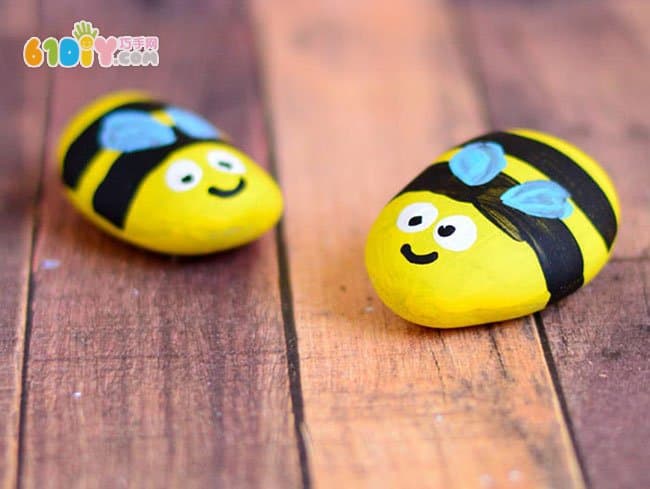 Stone hand painted cute little bee