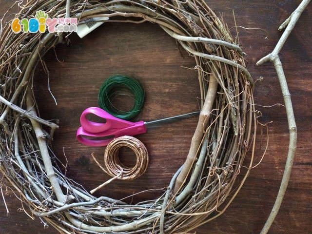 Making beautiful bird perched ornaments with branches