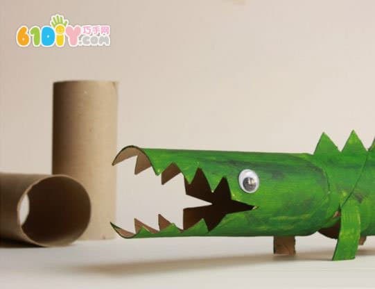 Paper tube crocodile handmade