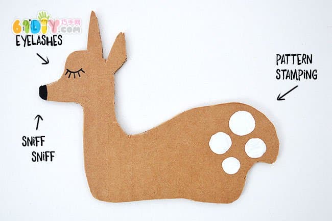 Christmas handmade waste cardboard making stereo reindeer