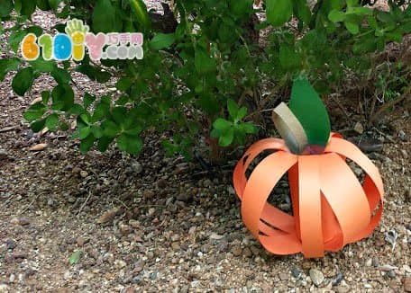 Children's Halloween making roll paper strips small pumpkin