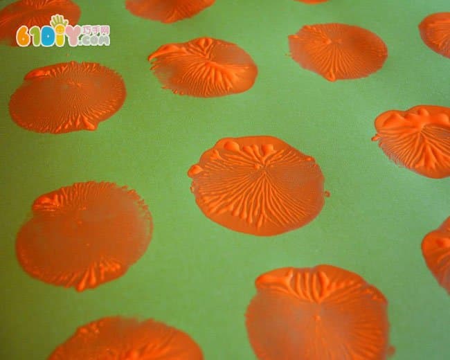 Toddler Halloween DIY Balloon Painting Pumpkin