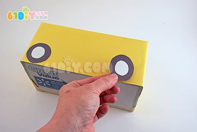 Photo DIY carton handmade school bus and school