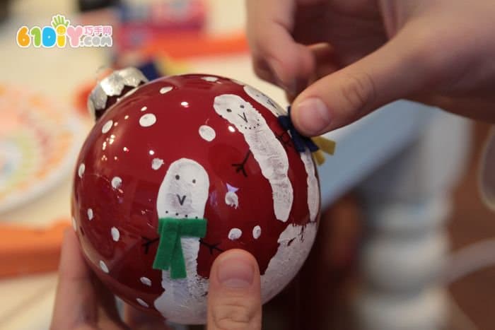 DIY simple cute handprint snowman christmas ball