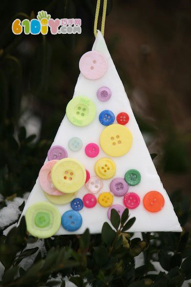 Button waste lunch box making christmas tree ornaments