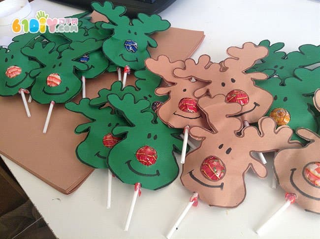 Christmas gift making cute lollipop reindeer