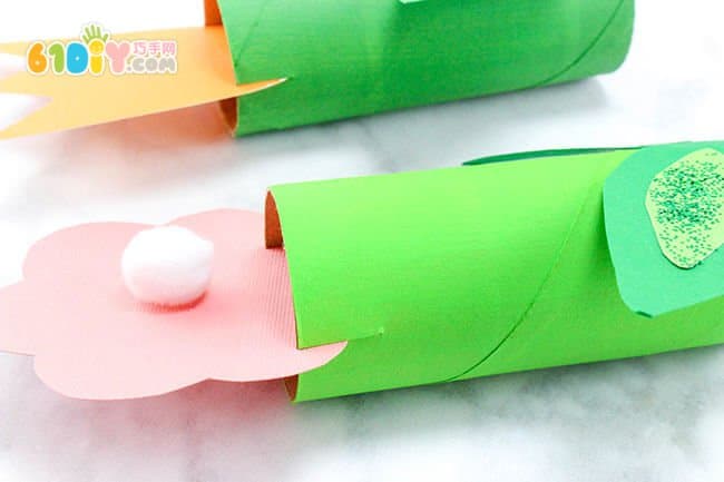 Spring roll paper tube turned into beautiful flowers