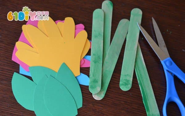 Toddler DIY Mother's Day small hand flowers